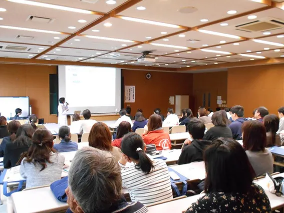 学園祭で「体験授業」を行いました。